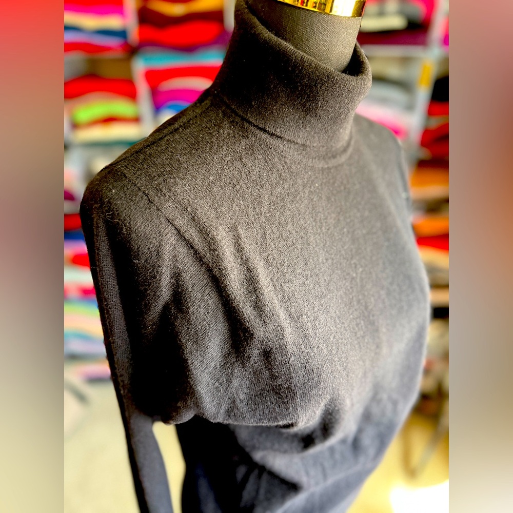 Women's Black Cashmere Turtleneck Sweater, UK38